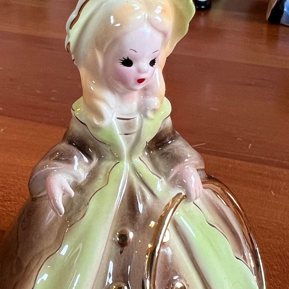 VTG Josef Originals ENGLAND International Series Ceramic Girl Vintage Figurine - Picture 3 of 6